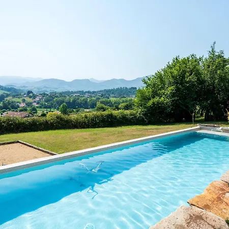 Ferme Renovee Du 16eme Siecle * Sare